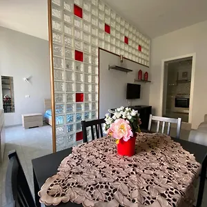  Apartment Historic Center